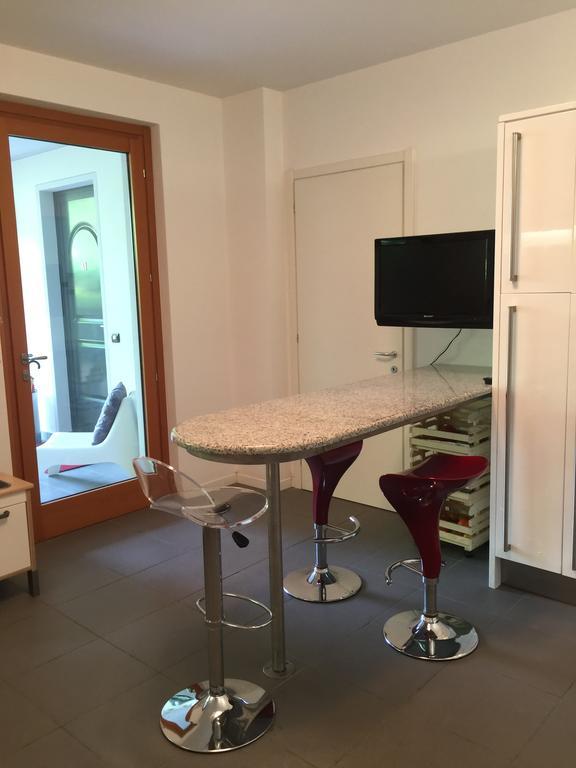 Armonie Del Lago - Lakeview Retreat With Private Garden, Pool & Jacuzzi Baveno Luaran gambar